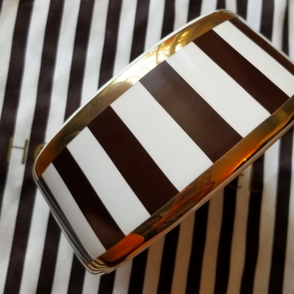 ❗Henri Bendel Signature Brown and White Stripe Dog Bowl Discontinued❗